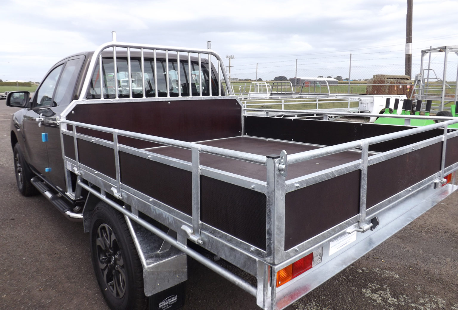 Heavy Duty & Robust Custom made Ute Decks Ute Decks troughMOBILE